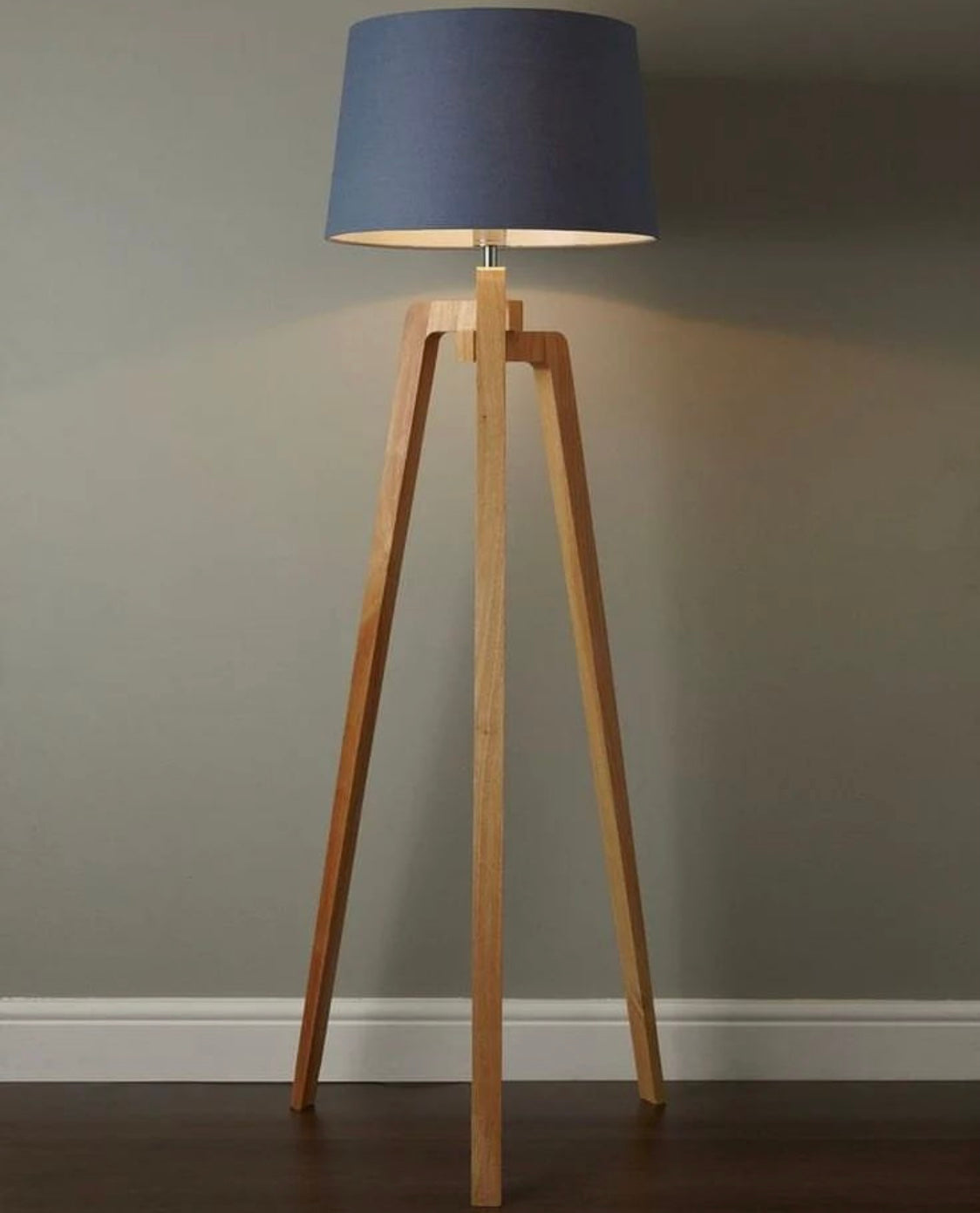 SKU : 137(b)- Wooden Tripod Floor lamp