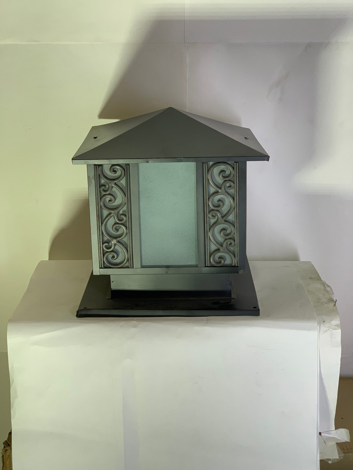 SKU - 208 : Metallic Spanish gate Light (2)