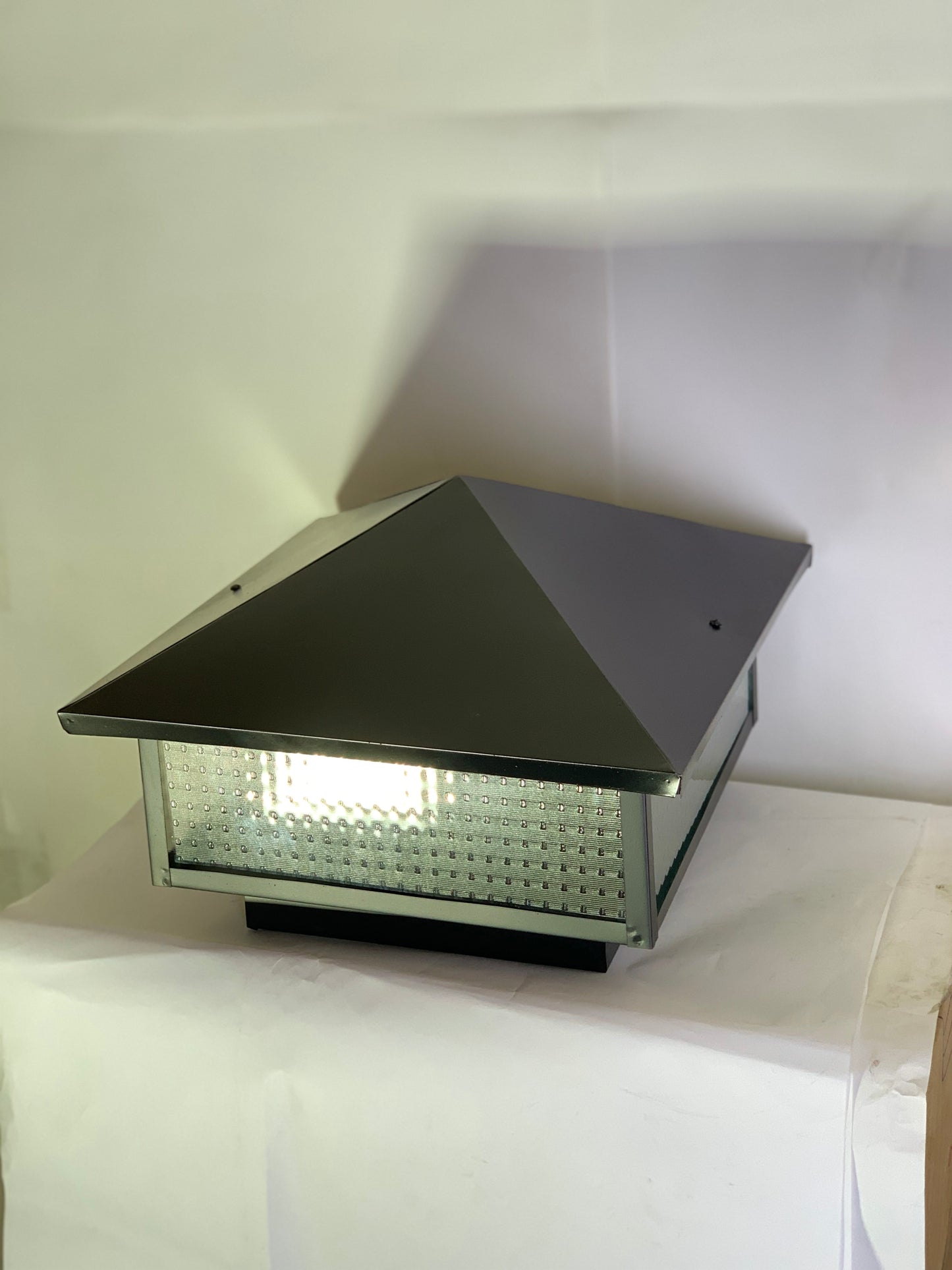 SKU - 204 : Metallic Type gate Light