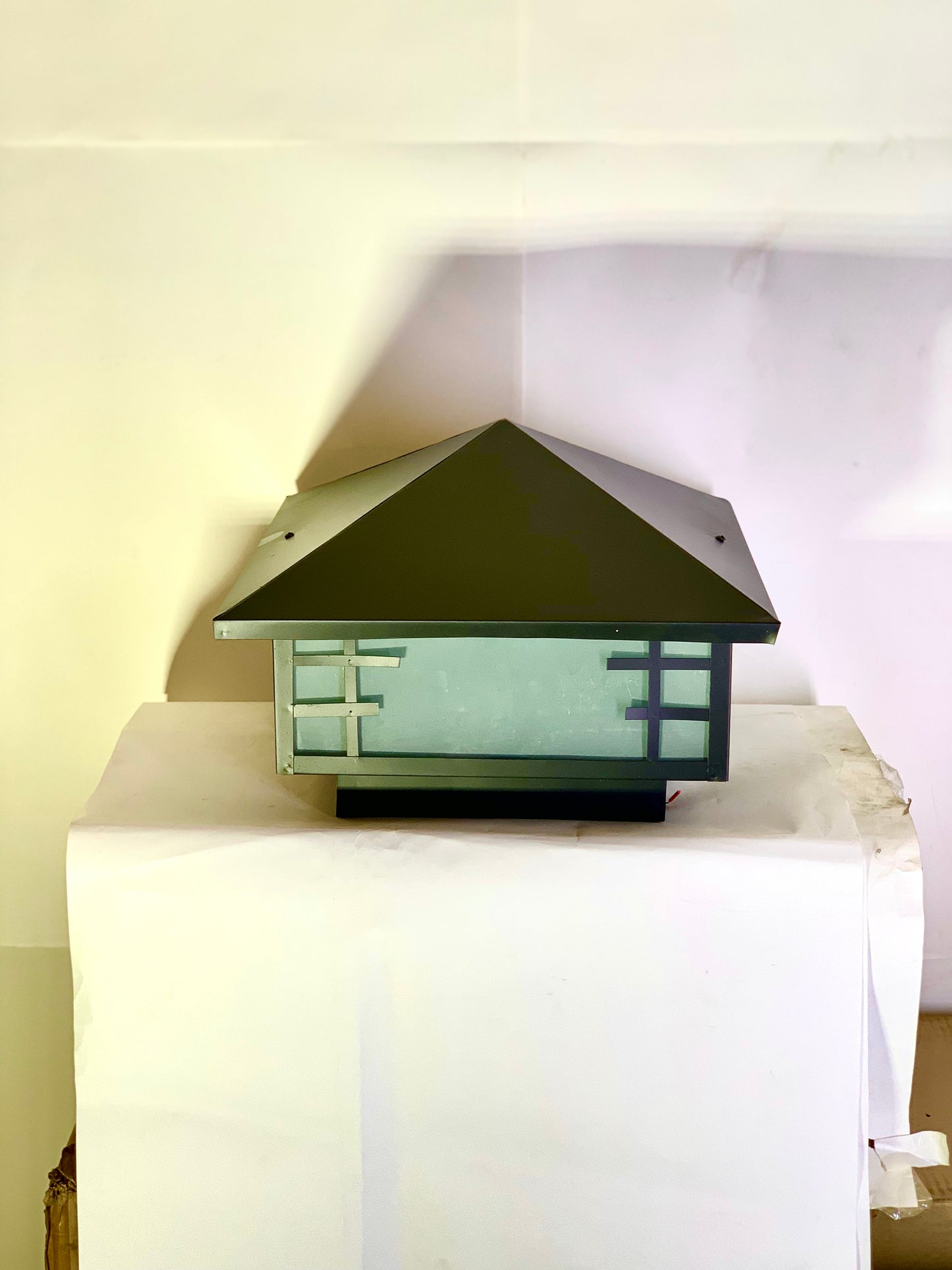 SKU - 203 : Metallic 'F' Type gate Light