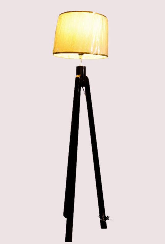 Sku-136: Wooden Tripod Lamp