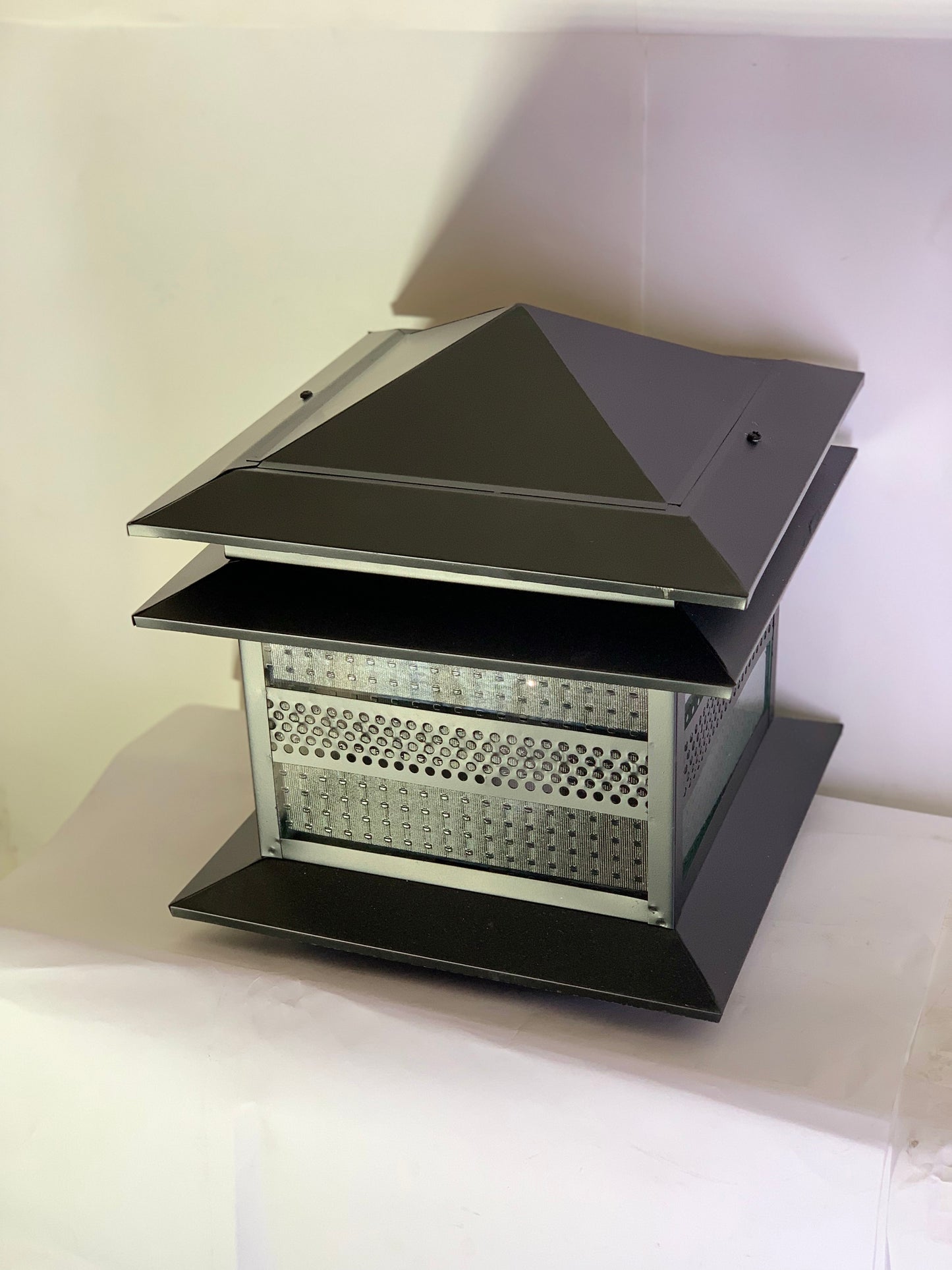 SKU - 200: Metallic Hut shaped Triple Step Gate Light